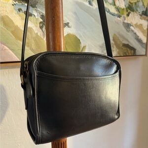 Vintage Coach Metropolis 9087 Black Leather Crossbody Bag Classic